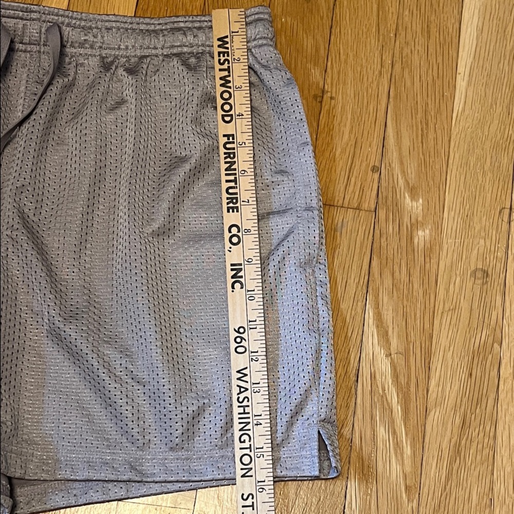 Under Armour Icon Mesh Shorts - Large

*New With Tags*

Free Shipping - Picture 5 of 7